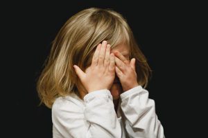 Как стыд превращает наших детей в неуверенных и несчастных взрослых