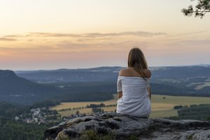 Мне 37 лет и у меня совершенно нет друзей и подруг…