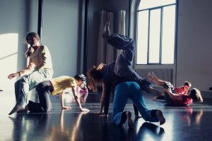 Человек, помогающий себе сам